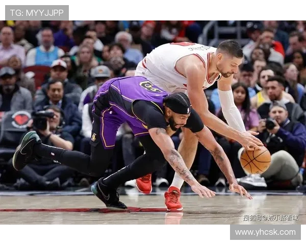 武切维奇通过内线挡拆提升篮板效率，拉开球队二次进攻空间